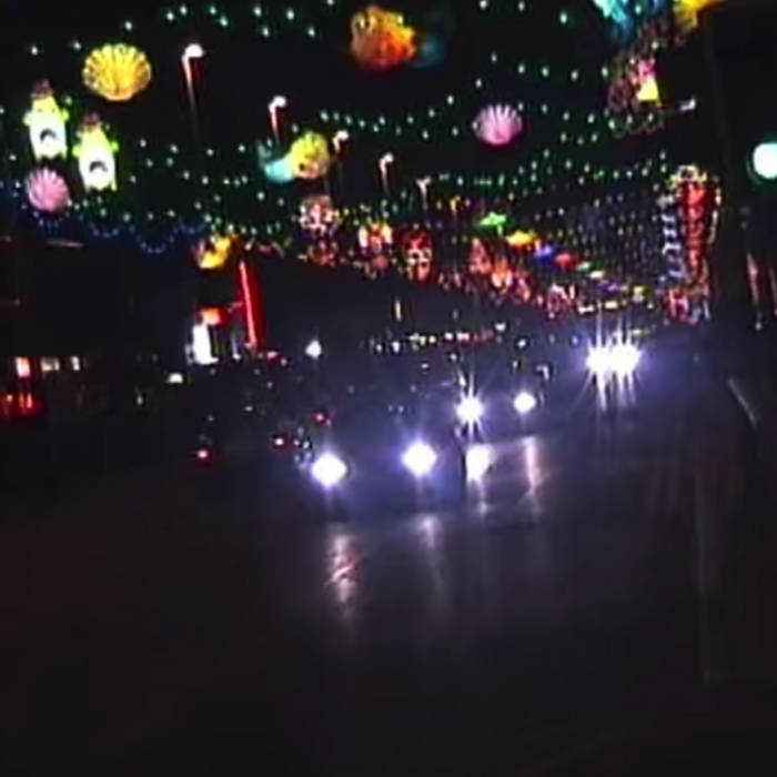 desert sand feels warm at night – 夜道 (Night Road, 2020)